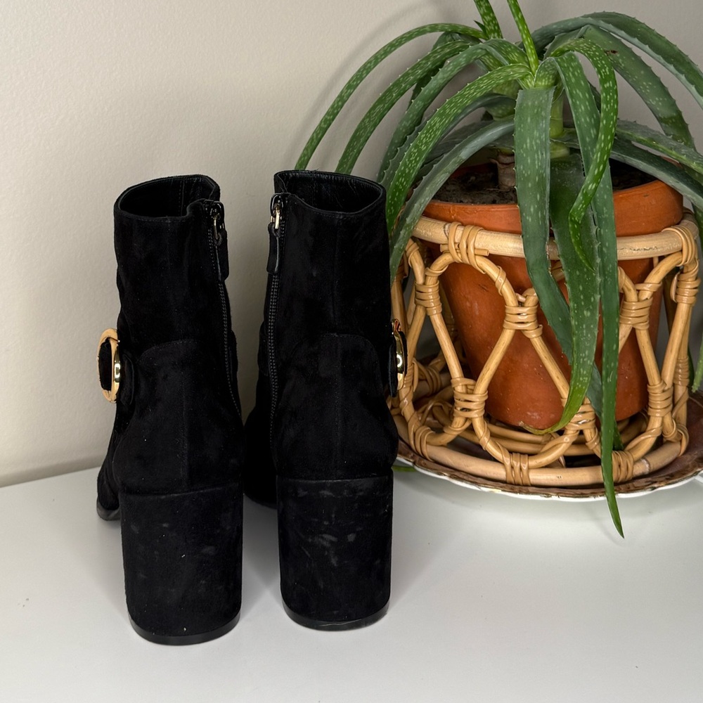 Stuart Weitzman Black Suede Ankle Boots Gold Hardware Block Heel 7.5 - Picture 4 of 13